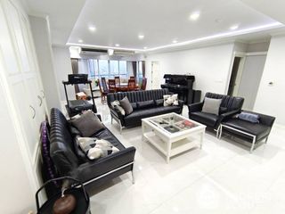 For sale 3 bed condo in Suan Luang, Bangkok