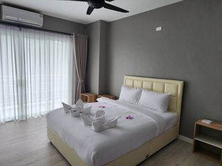 For rent 3 Beds condo in Mueang Phuket, Phuket