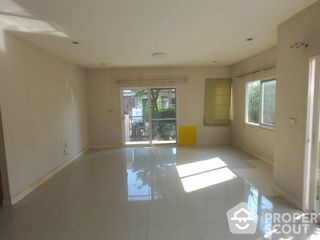 For sale 3 Beds house in Bang Khun Thian, Bangkok