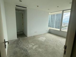 For sale 3 bed condo in Dusit, Bangkok