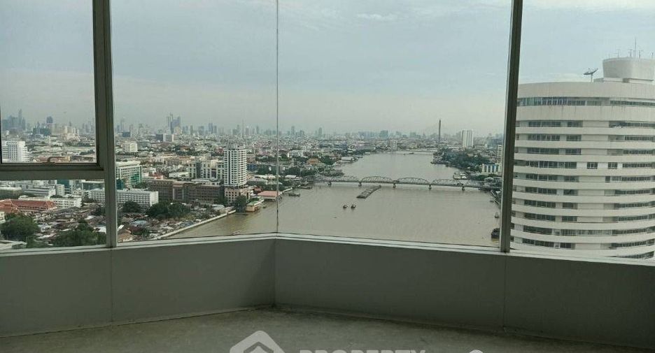 For sale 3 bed condo in Dusit, Bangkok