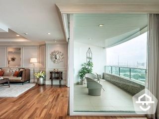 For sale 3 bed condo in Dusit, Bangkok
