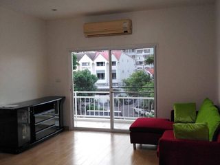 For sale 2 bed condo in Wang Thonglang, Bangkok