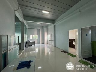 For sale 10 bed townhouse in Ban Bueng, Chonburi