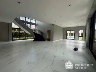 For sale 5 bed house in Taling Chan, Bangkok