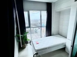 For rent 2 bed condo in Huai Khwang, Bangkok