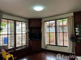 For sale 4 bed house in Taling Chan, Bangkok