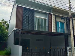 For sale 3 bed townhouse in Don Mueang, Bangkok