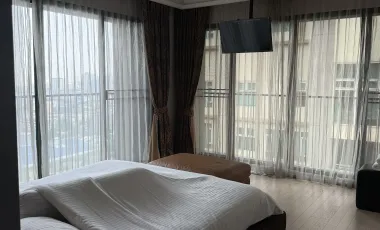 For rent 2 bed condo in Watthana, Bangkok