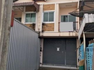 For sale 2 Beds retail Space in Phunphin, Surat Thani
