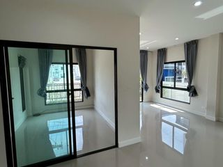 For rent 4 bed house in Lam Luk Ka, Pathum Thani
