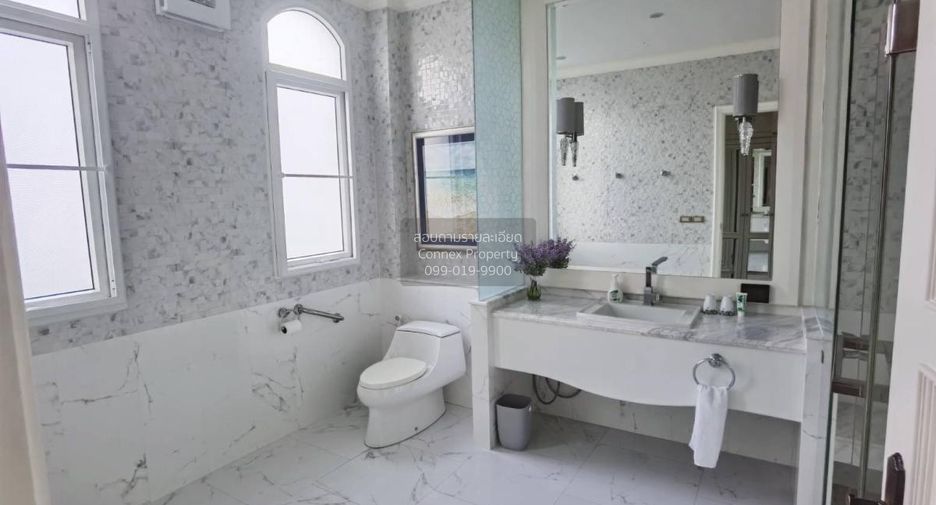 For rent 2 bedrooms apartment in Watthana, Bangkok