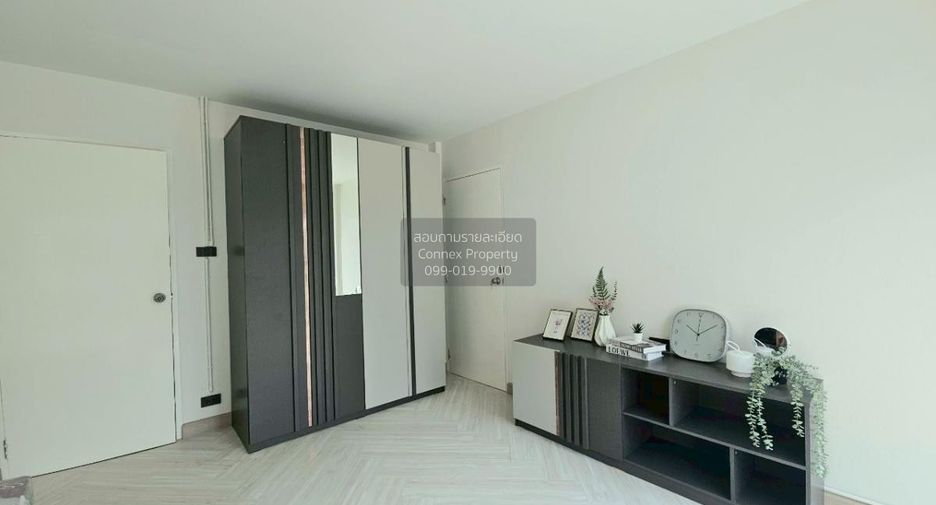 For rent 4 bedrooms townhouse in Mueang Nonthaburi, Nonthaburi