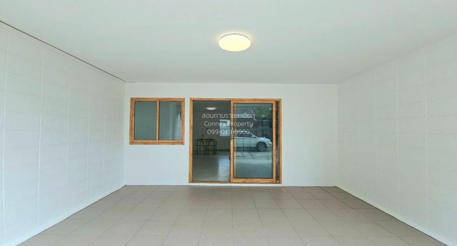 For rent 4 bedrooms townhouse in Mueang Nonthaburi, Nonthaburi