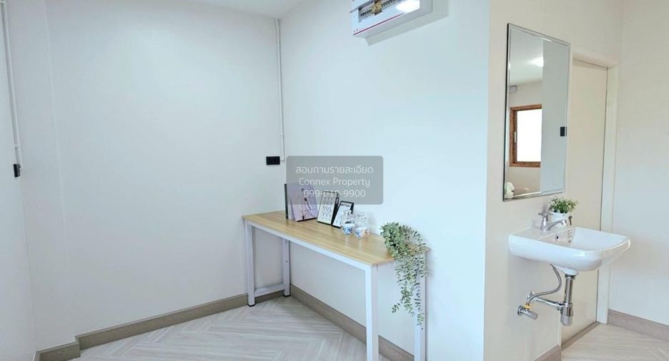 For rent 4 bedrooms townhouse in Mueang Nonthaburi, Nonthaburi