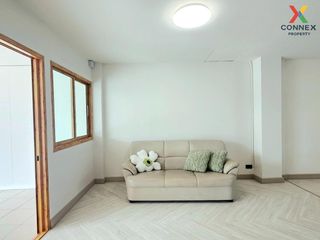 For rent 4 bed townhouse in Mueang Nonthaburi, Nonthaburi