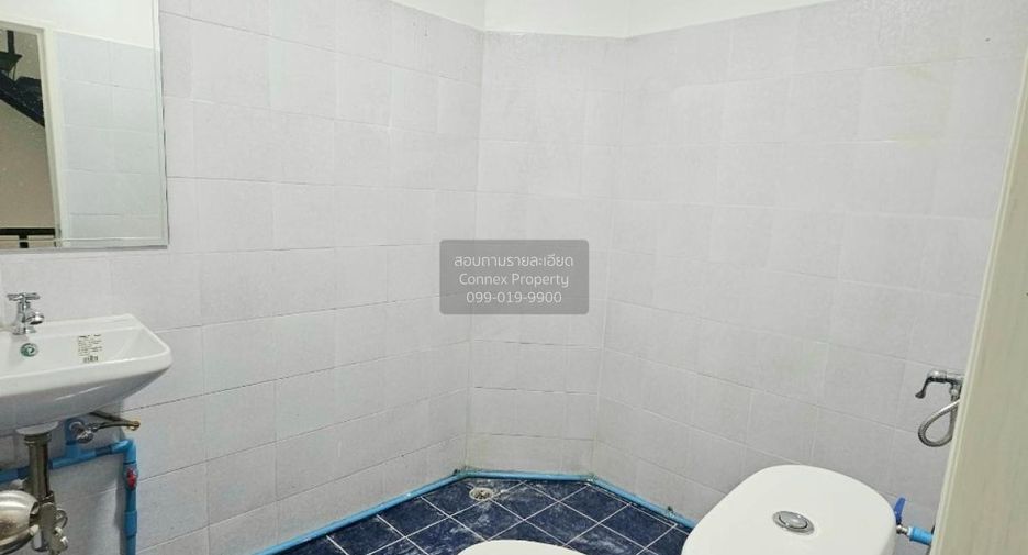 For rent 4 bedrooms townhouse in Mueang Nonthaburi, Nonthaburi