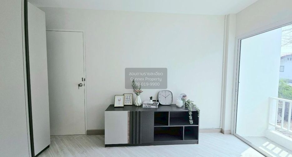 For rent 4 bedrooms townhouse in Mueang Nonthaburi, Nonthaburi