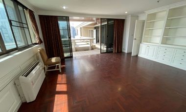 For rent 3 Beds condo in Khlong Toei, Bangkok