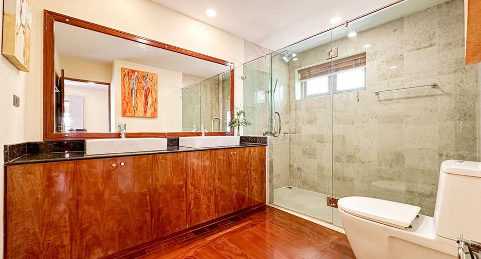 For sale 4 bedrooms villa in Bang Saray, Pattaya