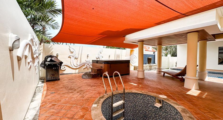 For sale 4 bedrooms villa in Bang Saray, Pattaya