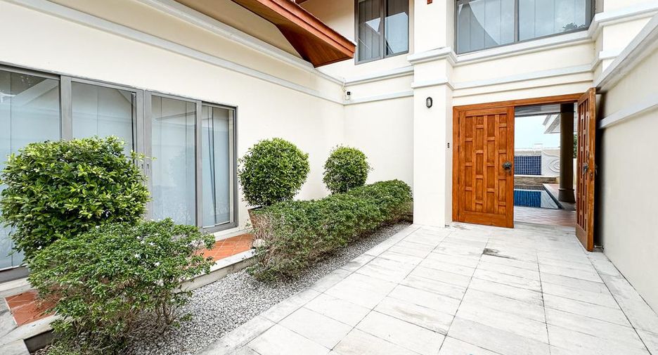 For sale 4 bedrooms villa in Bang Saray, Pattaya