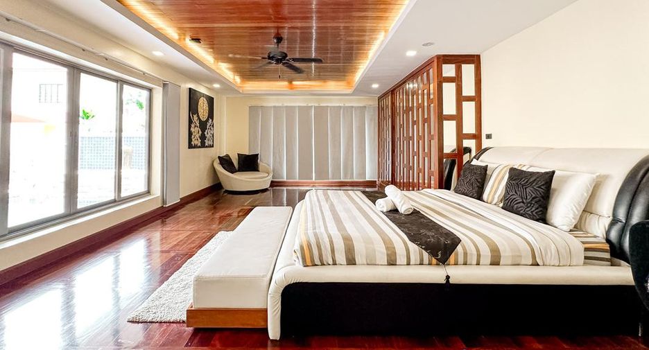 For sale 4 bedrooms villa in Bang Saray, Pattaya