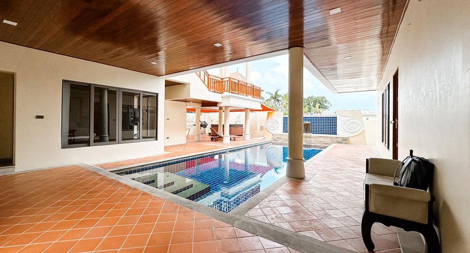 For sale 4 bedrooms villa in Bang Saray, Pattaya