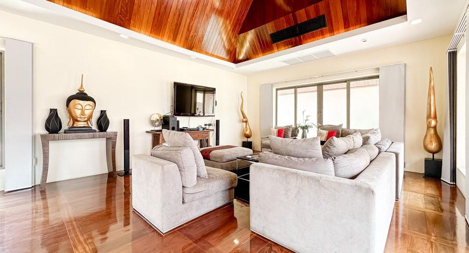 For sale 4 bedrooms villa in Bang Saray, Pattaya