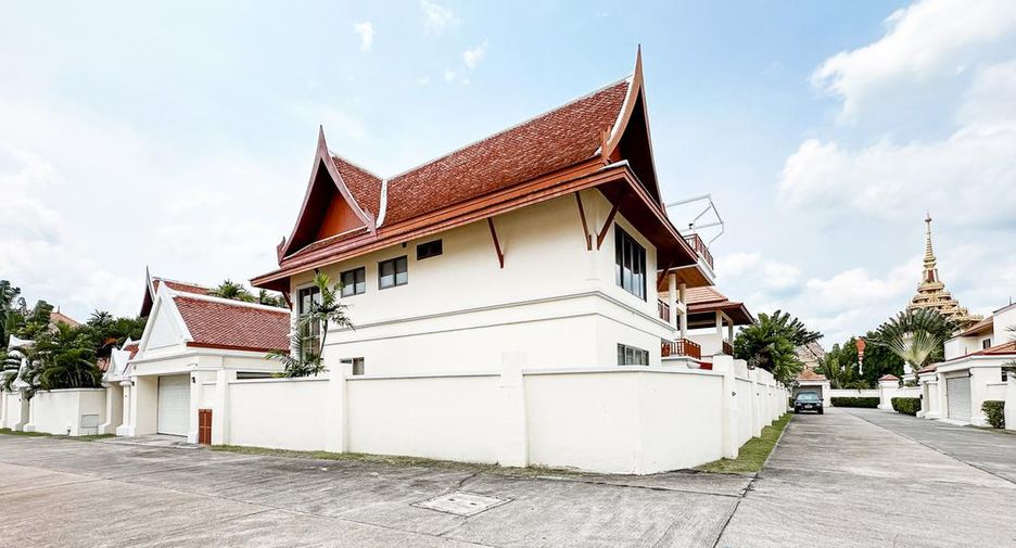 For sale 4 bedrooms villa in Bang Saray, Pattaya