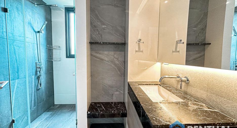 For sale 2 bedrooms condo in Pratumnak, Pattaya