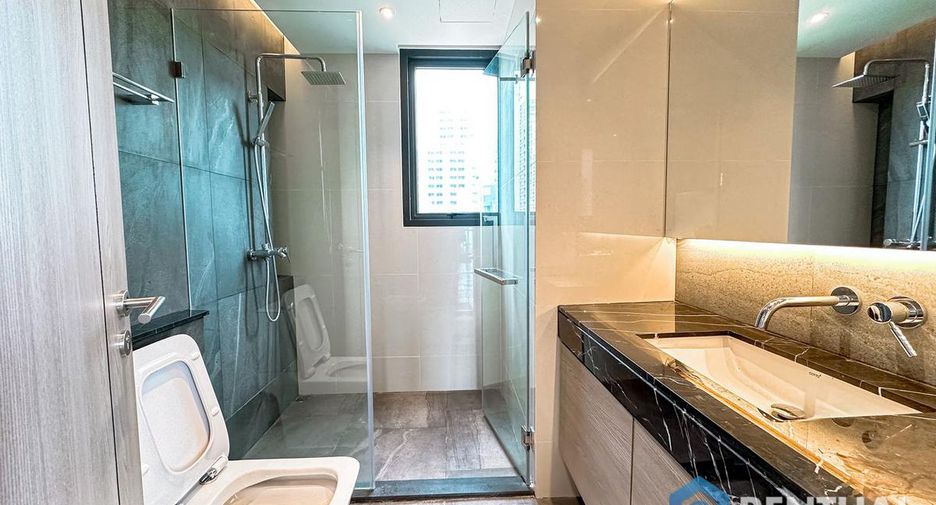 For sale 2 bedrooms condo in Pratumnak, Pattaya