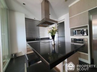 For rent 3 bed condo in Watthana, Bangkok
