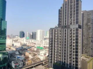 For sale 2 bed condo in Ratchathewi, Bangkok