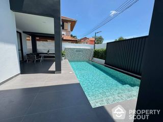 For sale 6 bed house in Pratumnak, Pattaya