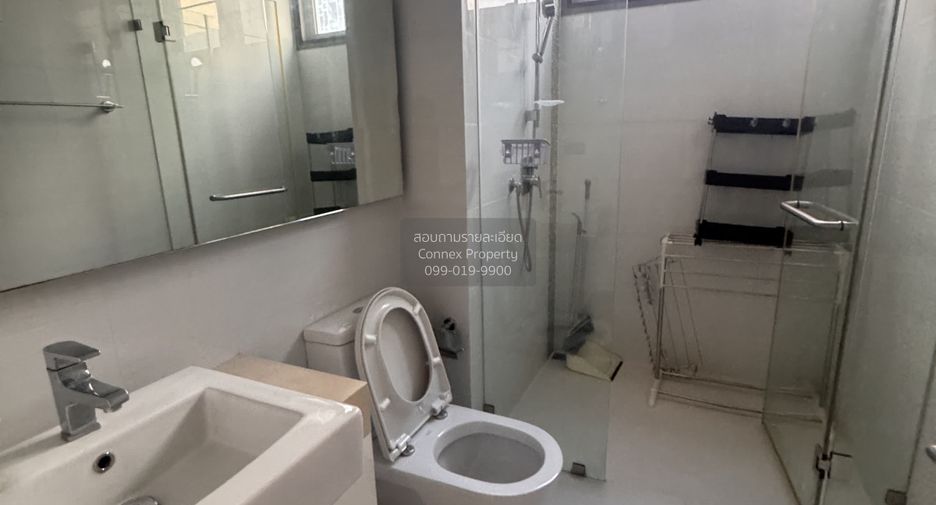 For rent 2 bedrooms condo in Sathon, Bangkok
