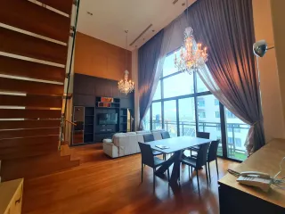 À louer 3 chambres condo à Khlong Toei, Bangkok