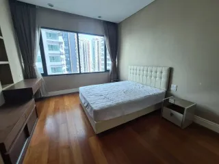 À louer 3 chambres condo à Khlong Toei, Bangkok