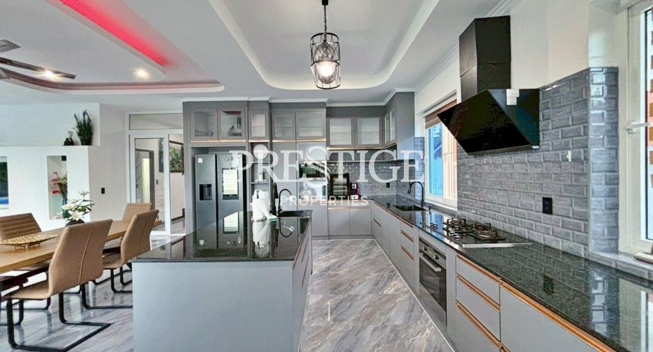 Casa en venta de 4 habitaciones en Bang Lamung, Chonburi