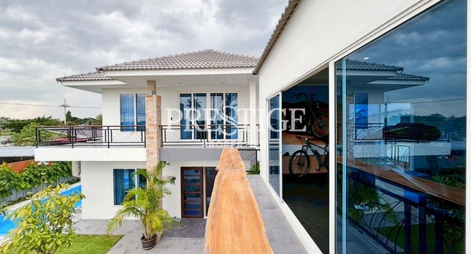 Casa en venta de 4 habitaciones en Bang Lamung, Chonburi