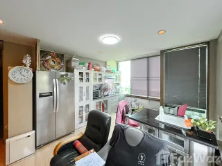For sale 2 bed condo in Chom Thong, Bangkok