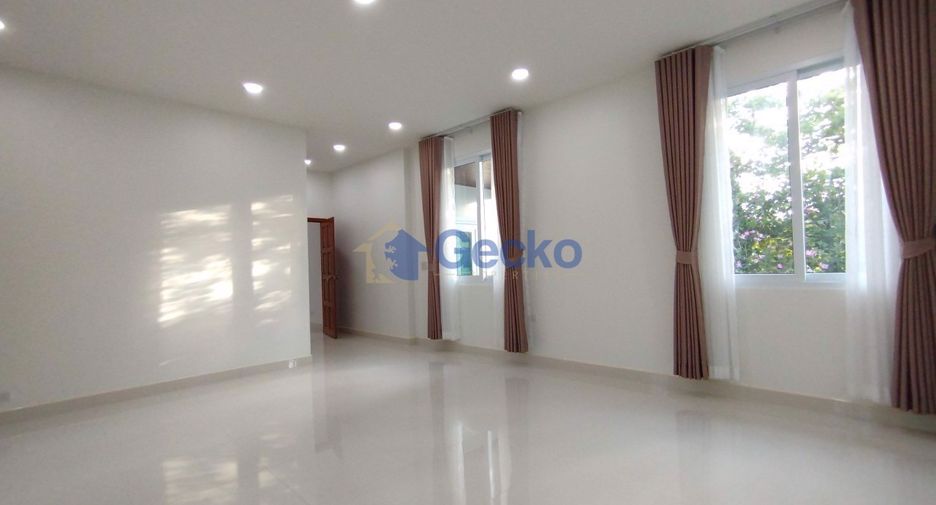 For sale 4 bed house in Bang Lamung, Chonburi