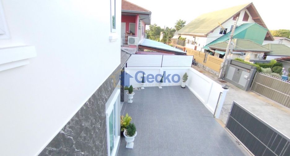 For sale 4 bed house in Bang Lamung, Chonburi