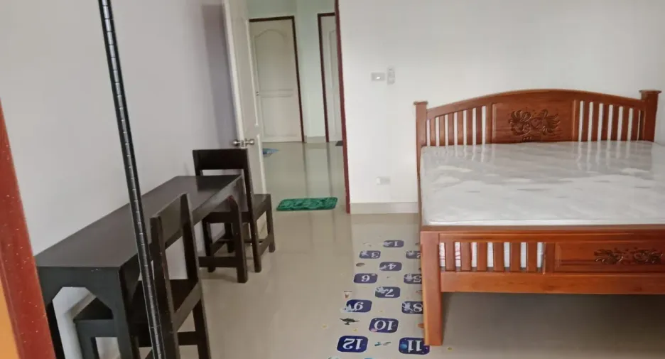 For rent 2 bed townhouse in Mueang Krabi, Krabi