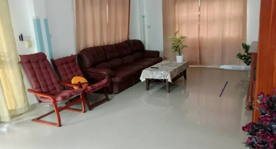 For rent 2 bed townhouse in Mueang Krabi, Krabi
