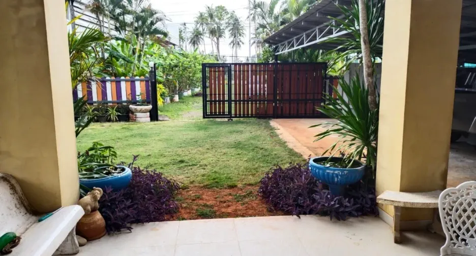 For rent 2 bed townhouse in Mueang Krabi, Krabi