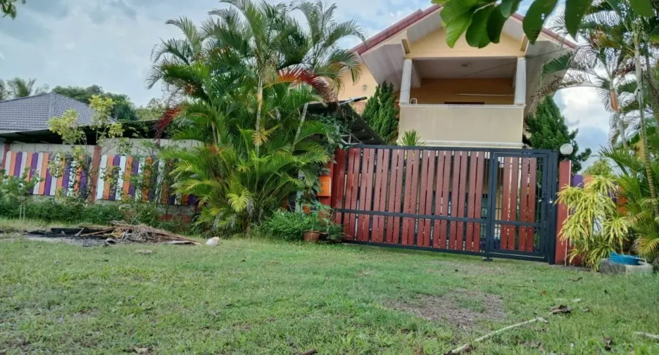 For rent 2 bed townhouse in Mueang Krabi, Krabi