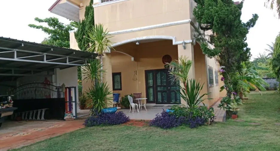 For rent 2 bed townhouse in Mueang Krabi, Krabi
