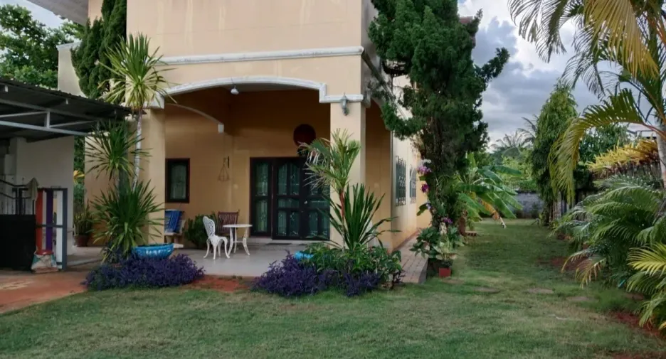 For rent 2 bed townhouse in Mueang Krabi, Krabi