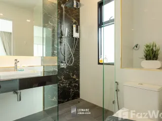 For sale 4 bed townhouse in Mueang Krabi, Krabi